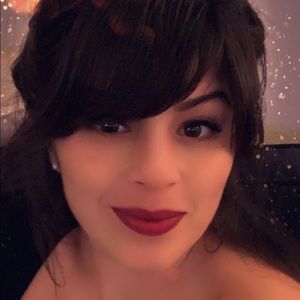 Meet your Posher, Alesandra